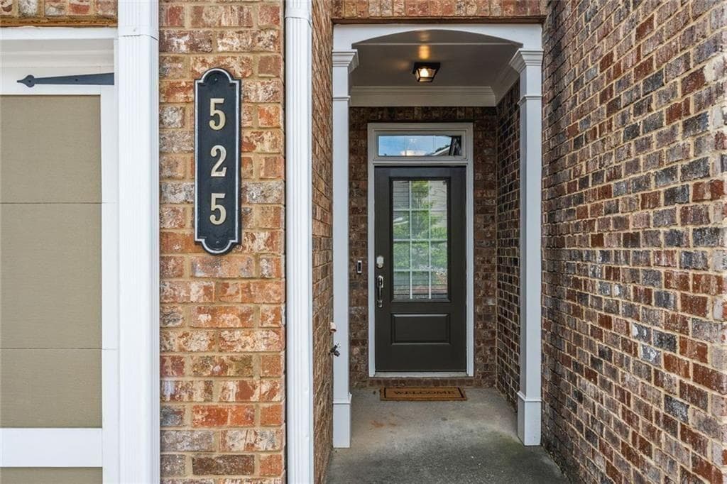 3 bedroom, 3 bathroom, 2,513 sq ft townhouse under contract at 525 Coral, Marietta, GA 30064 — photo 2