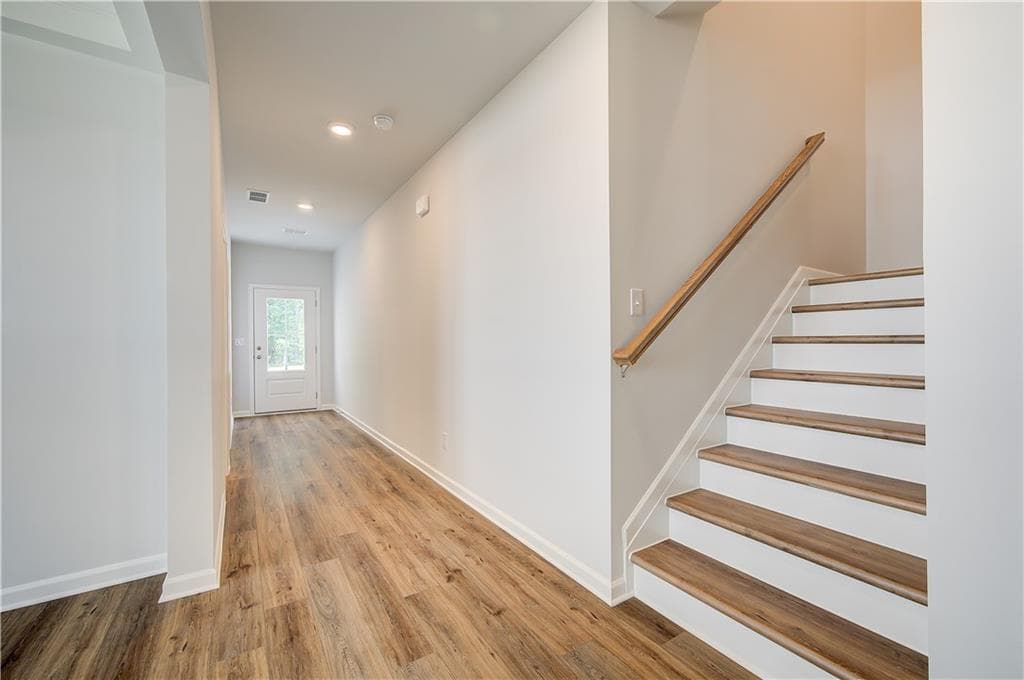 5 bedroom, 3 bathroom, 3,093 sq ft single family residence under contract at 2535 Dixon Place, Lawrenceville, GA 30045 — photo 8