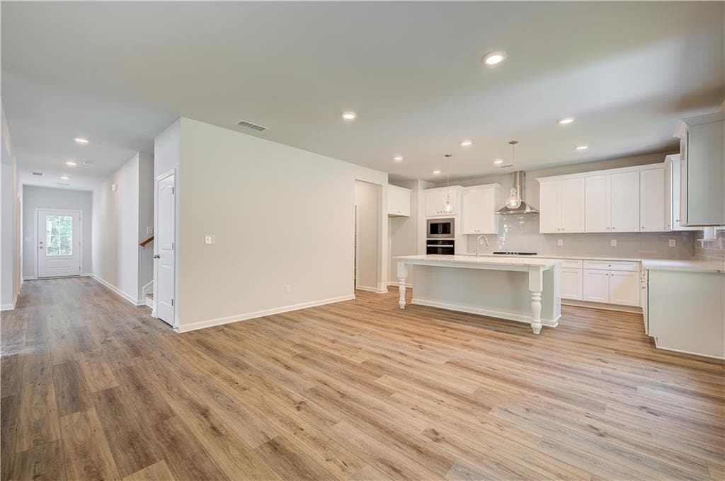 5 bedroom, 3 bathroom, 3,093 sq ft single family residence under contract at 2535 Dixon Place, Lawrenceville, GA 30045 — photo 9