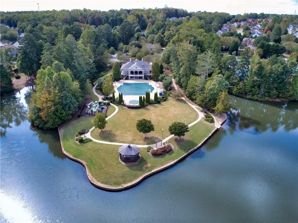 4 bedroom, 3 bathroom, 2,444 sq ft single family residence for sale at 735 Mountclaire Drive, Cumming, GA 30041 — photo 6