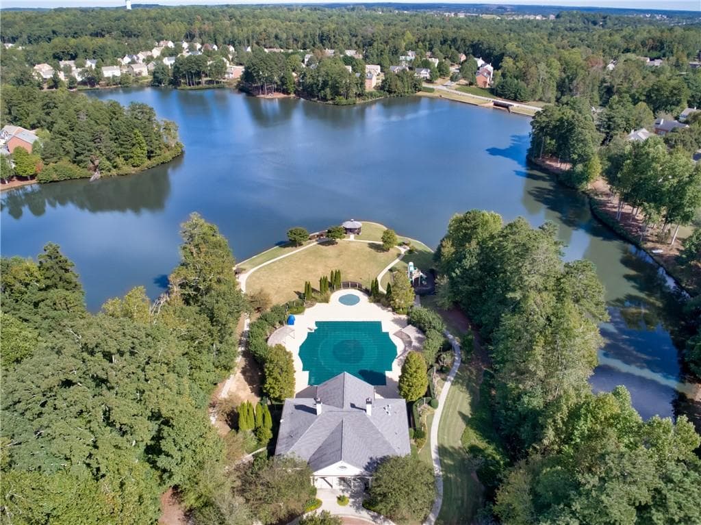 4 bedroom, 3 bathroom, 2,444 sq ft single family residence for sale at 735 Mountclaire Drive, Cumming, GA 30041 — photo 5