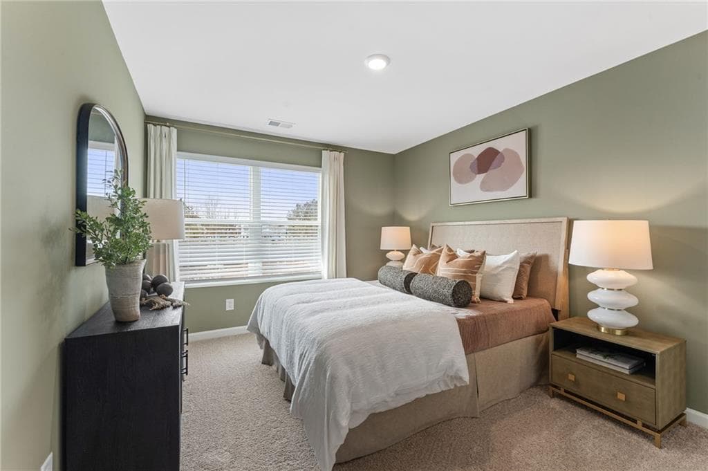 5 bedroom, 3 bathroom, 2,419 sq ft single family residence for sale at 334 Wildflower Circle, Calhoun, GA 30701 — photo 6