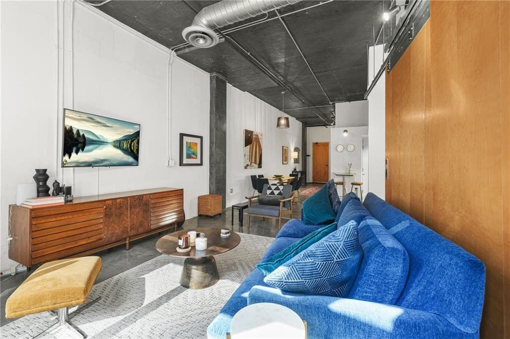 2 bedroom, 2 bathroom, 1,312 sq ft condominium for sale at 123 Luckie Street 2209, Atlanta, GA 30303 — photo 3