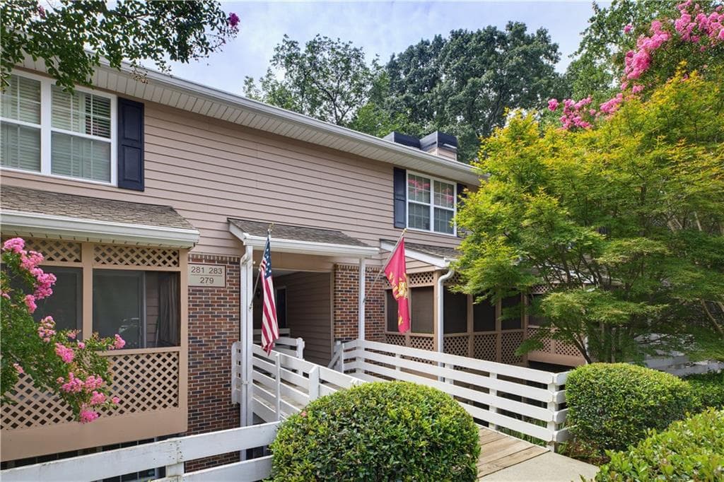 2 bedroom, 2 bathroom, 1,311 sq ft condominium for rent at 279 Quail Run 279, Roswell, GA 30076 for $2,395 a month — photo 1 of 25