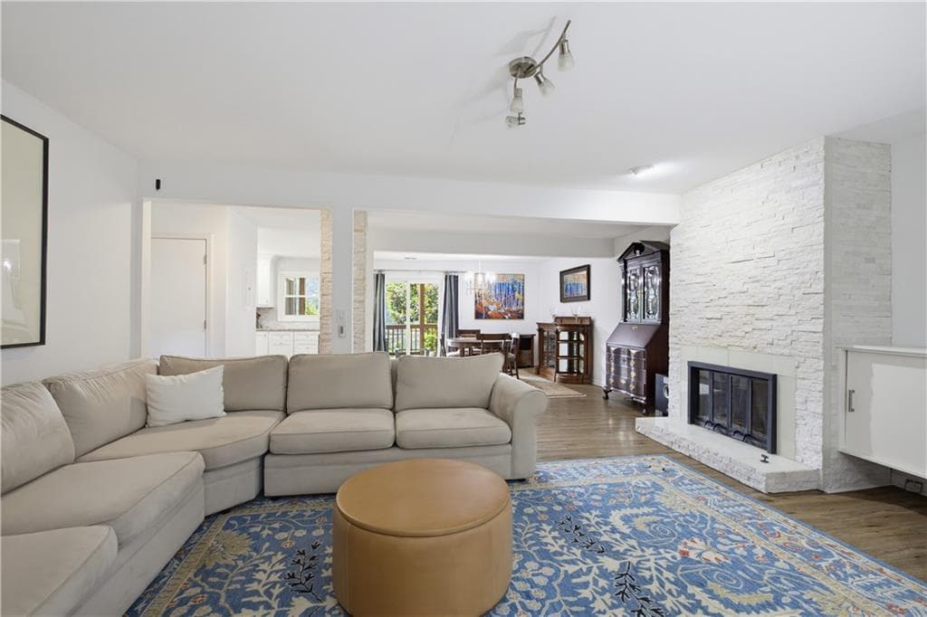 2 bedroom, 2 bathroom, 1,311 sq ft condominium for rent at 279 Quail Run 279, Roswell, GA 30076 for $2,395 a month — photo 8