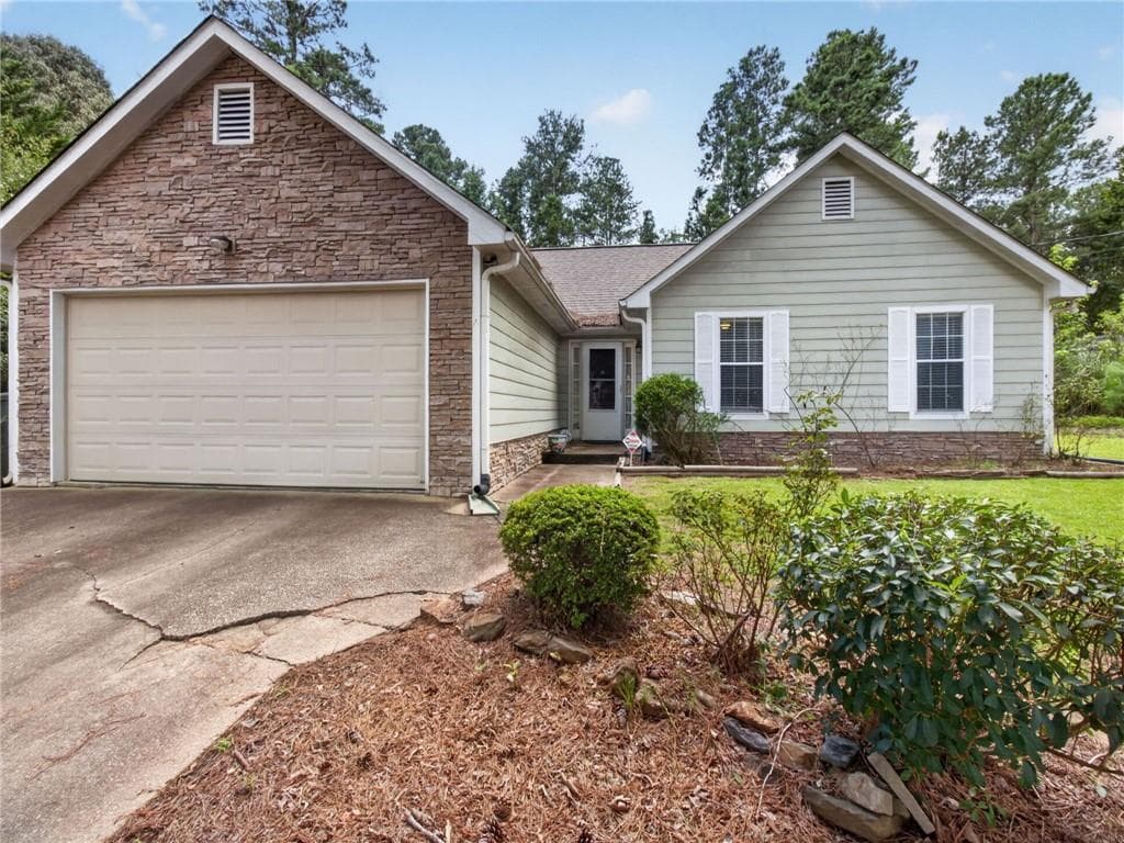 3 bedroom, 2 bathroom, 1,398 sq ft single family residence for sale at 109 Collins Way, Douglasville, GA 30134