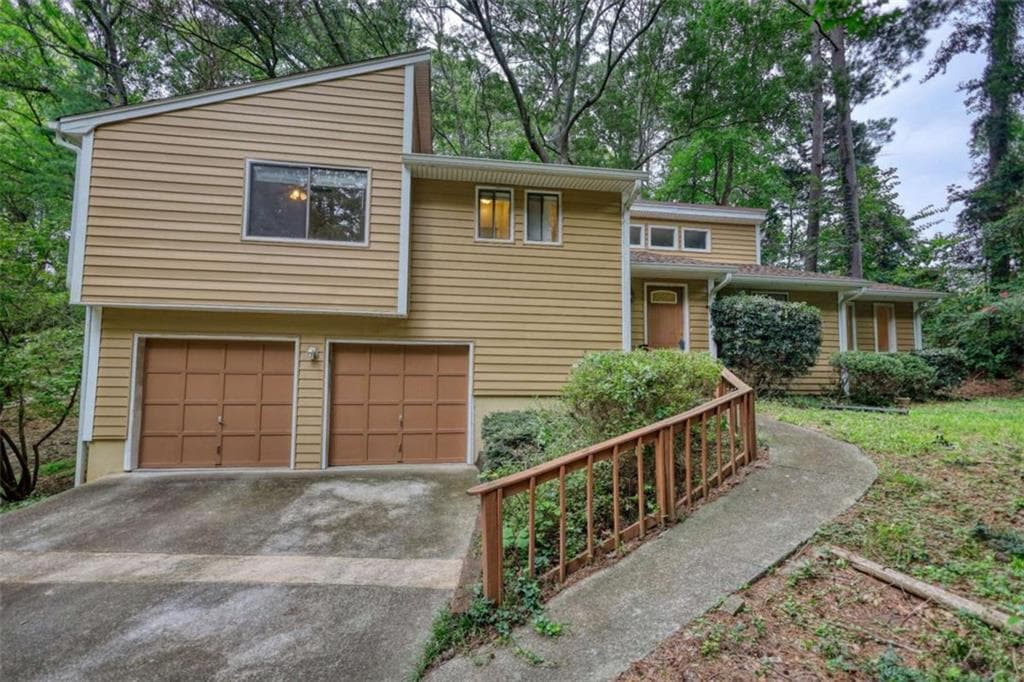 3 bedroom, 2 bathroom, 1,575 sq ft single family residence for sale at 2780 Westminister Lane, Conyers, GA 30012