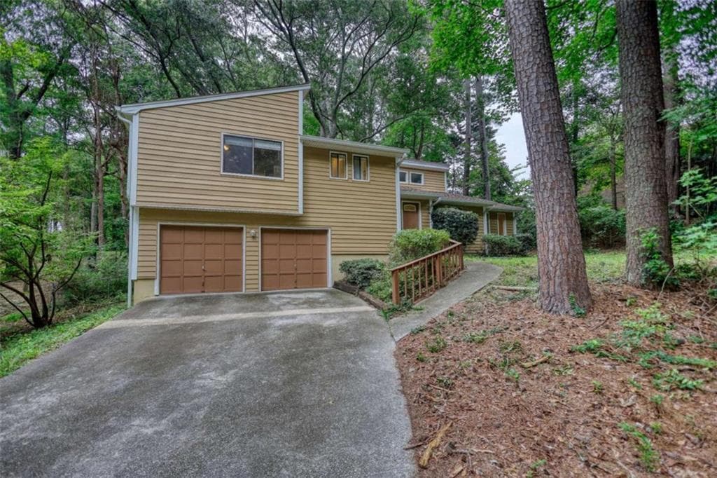 3 bedroom, 2 bathroom, 1,575 sq ft single family residence for sale at 2780 Westminister Lane, Conyers, GA 30012 — photo 5