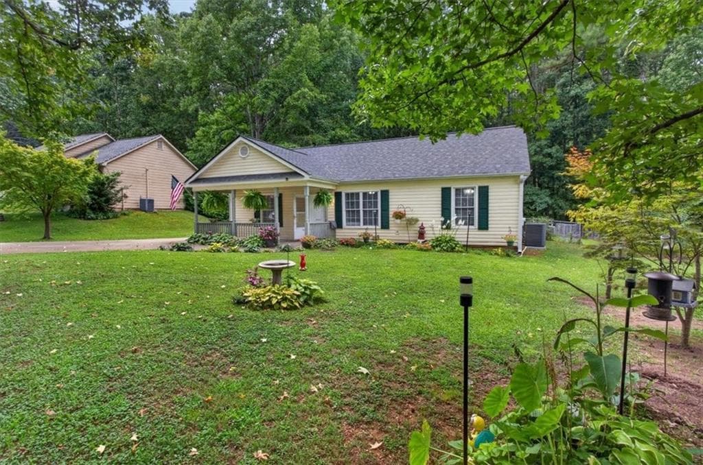 3 bedroom, 2 bathroom, 1,118 sq ft single family residence under contract at 129 Whispering Pine Lane, White, GA 30184 — photo 5