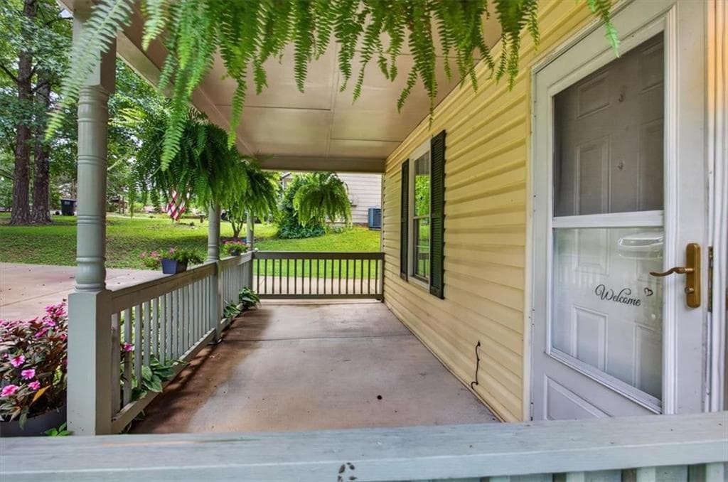 3 bedroom, 2 bathroom, 1,118 sq ft single family residence under contract at 129 Whispering Pine Lane, White, GA 30184 — photo 9