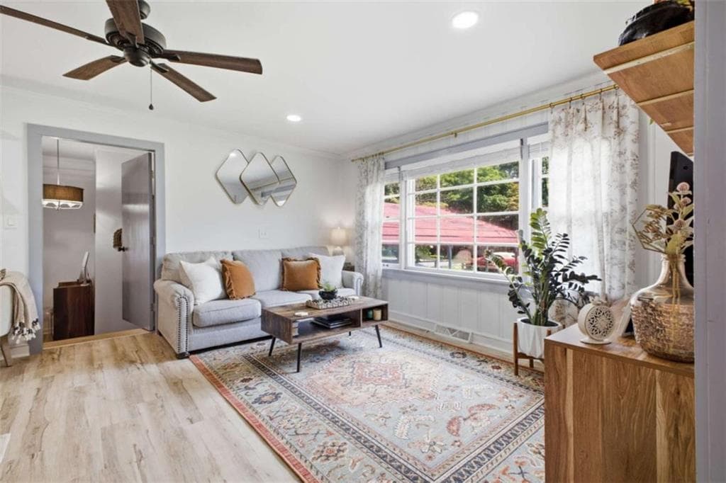 3 bedroom, 2 bathroom, 1,614 sq ft single family residence for sale at 414 Robin Hood Road, Rome, GA 30161 — photo 5
