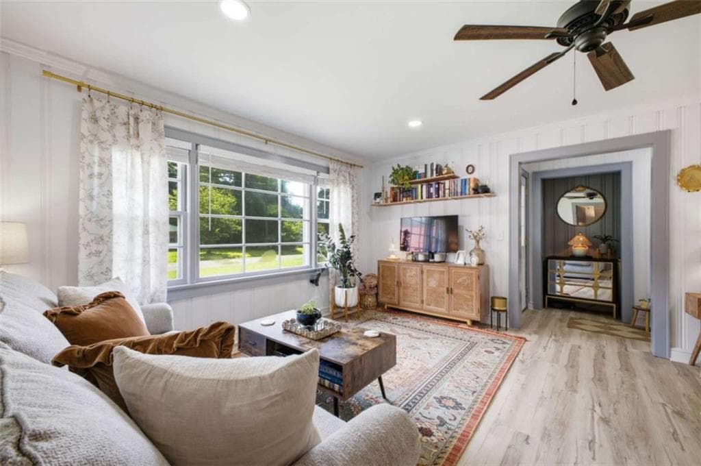3 bedroom, 2 bathroom, 1,614 sq ft single family residence for sale at 414 Robin Hood Road, Rome, GA 30161 — photo 9