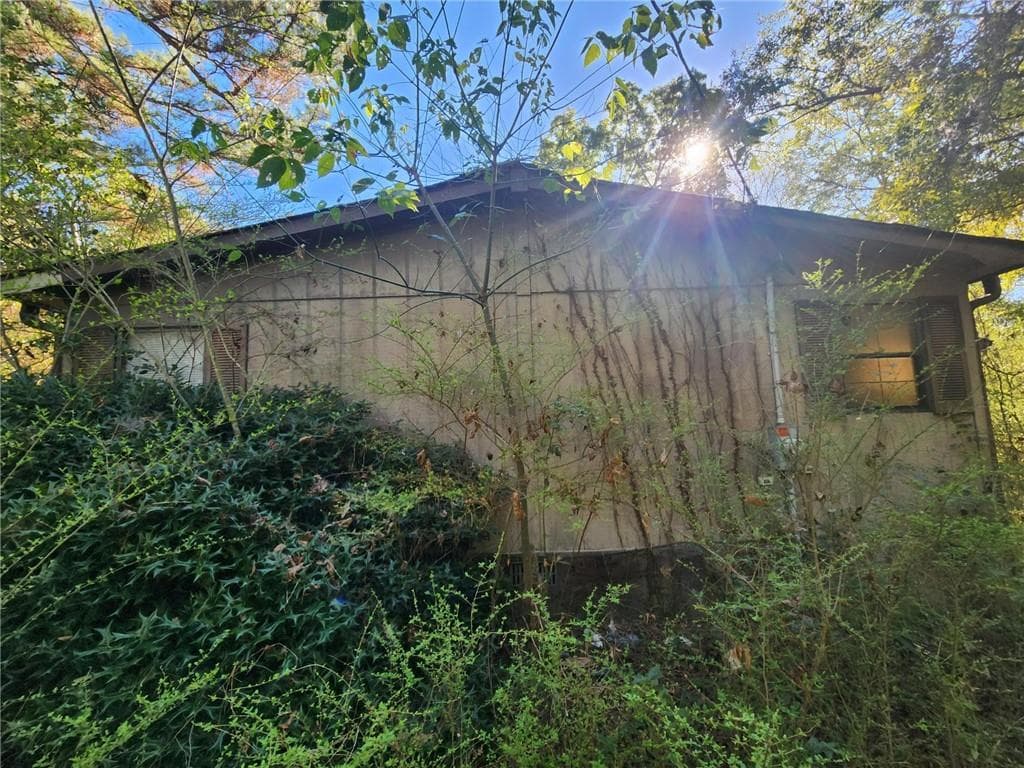 3 bedroom, 2 bathroom, 1,080 sq ft single family residence under contract at 2281 Carr Road, Conyers, GA 30012 — photo 5