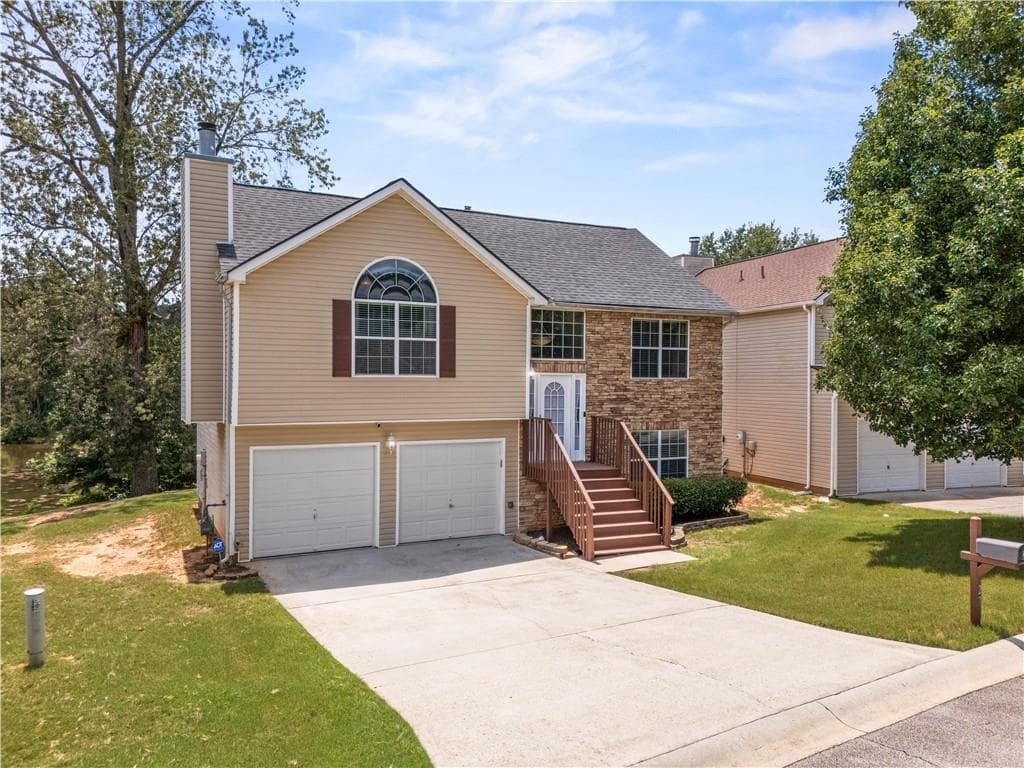 3 bedroom, 2 bathroom, 1,720 sq ft single family residence for sale at 27 Waters Edge Way, Fayetteville, GA 30215 — photo 2