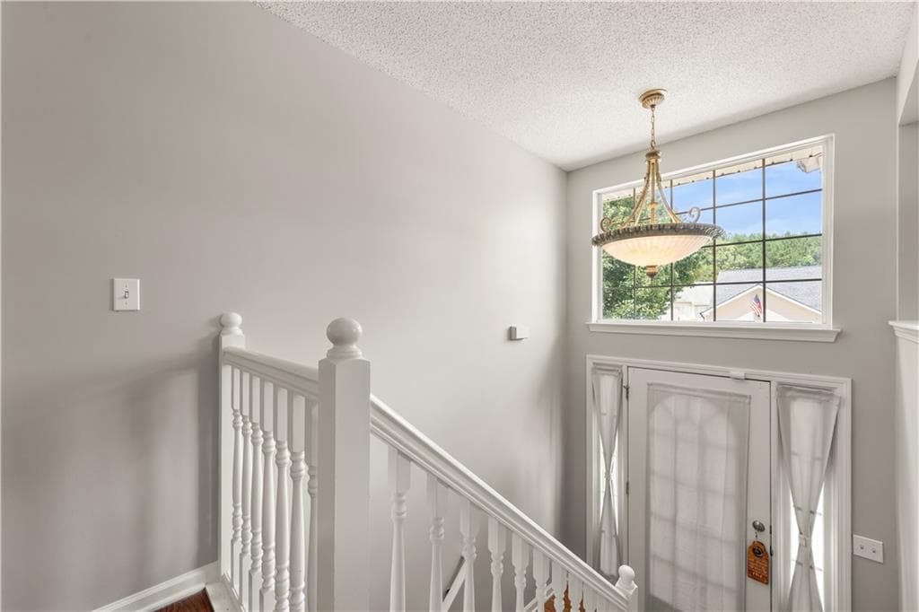 3 bedroom, 2 bathroom, 1,720 sq ft single family residence for sale at 27 Waters Edge Way, Fayetteville, GA 30215 — photo 4