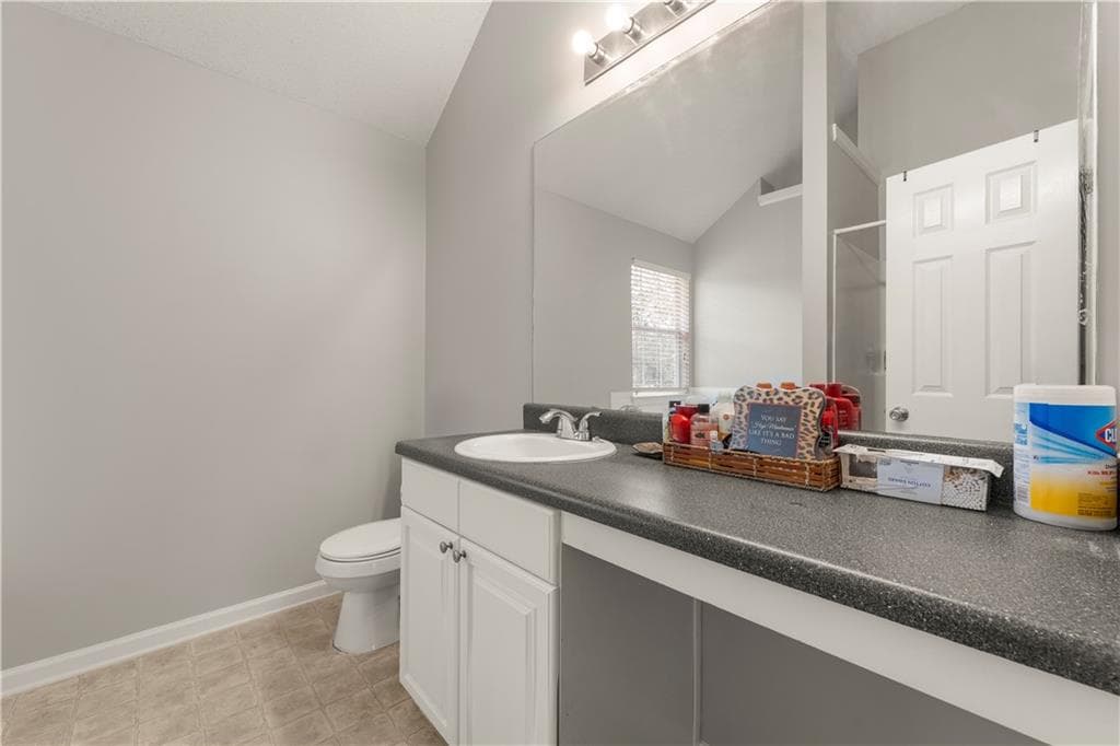 3 bedroom, 2 bathroom, 1,720 sq ft single family residence for sale at 27 Waters Edge Way, Fayetteville, GA 30215 — photo 7