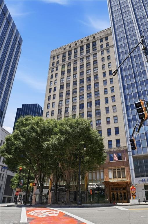2 bedroom, 2 bathroom, 902 sq ft condominium for sale at 32 Peachtree Street 703, Atlanta, GA 30303