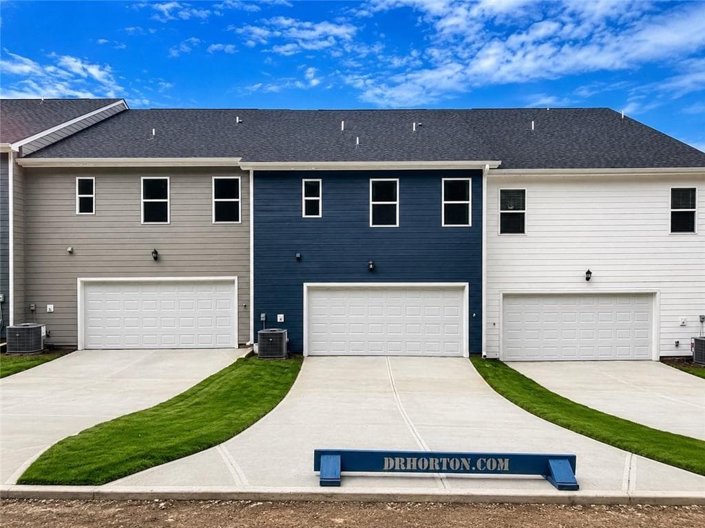 3 bedroom, 3 bathroom, 1,830 sq ft townhouse for sale at 349 Tate Street, Monroe, GA 30655 — photo 3