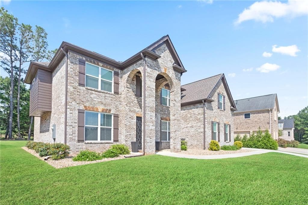 5 bedroom, 4 bathroom, 4,552 sq ft single family residence for sale at 2556 Westchester Way, Conyers, GA 30013 — photo 3