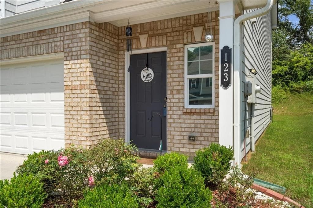 3 bedroom, 3 bathroom, 2,026 sq ft single family residence for sale at 123 Waterside Ridge, Calhoun, GA 30701 — photo 3
