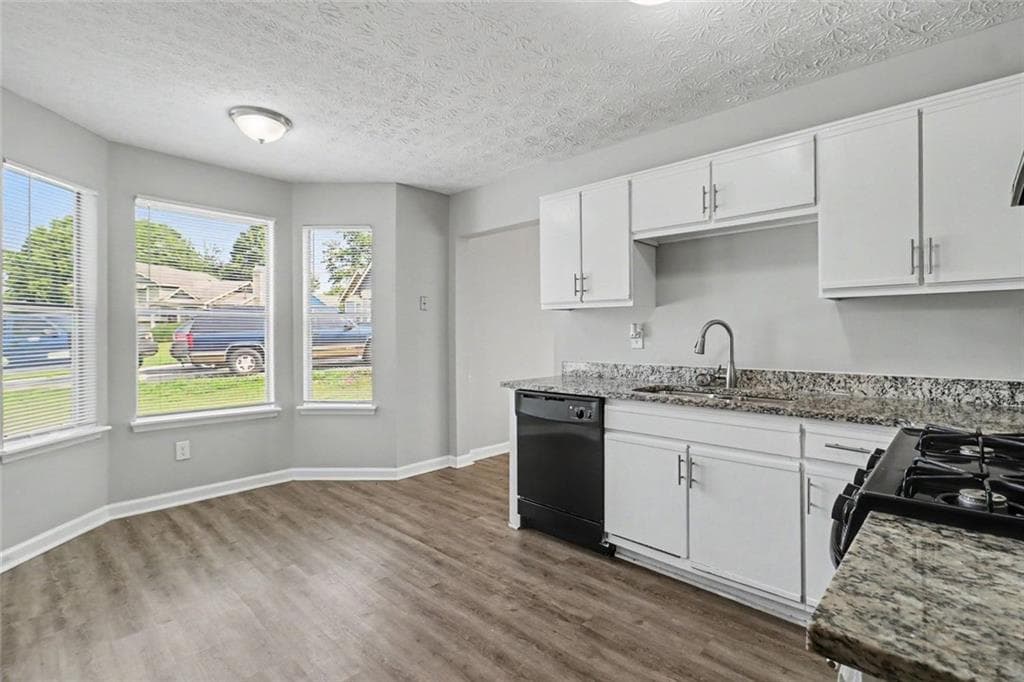3 bedroom, 2 bathroom, 1,274 sq ft single family residence for sale at 9587 Thomas Downs Lane, Jonesboro, GA 30238 — photo 8