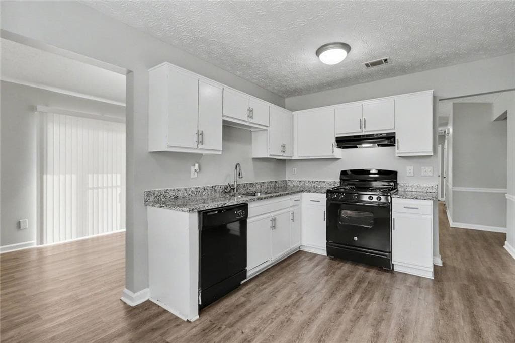3 bedroom, 2 bathroom, 1,274 sq ft single family residence for sale at 9587 Thomas Downs Lane, Jonesboro, GA 30238 — photo 9