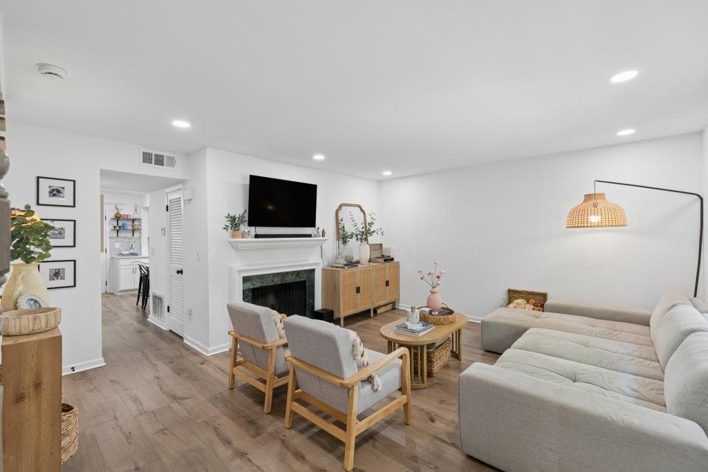 2 bedroom, 3 bathroom, 1,382 sq ft condominium for rent at 140 Amherst Place, Atlanta, GA 30327 for $2,400 a month — photo 3