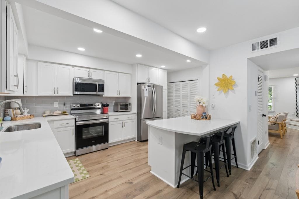 2 bedroom, 3 bathroom, 1,382 sq ft condominium for rent at 140 Amherst Place, Atlanta, GA 30327 for $2,400 a month — photo 6