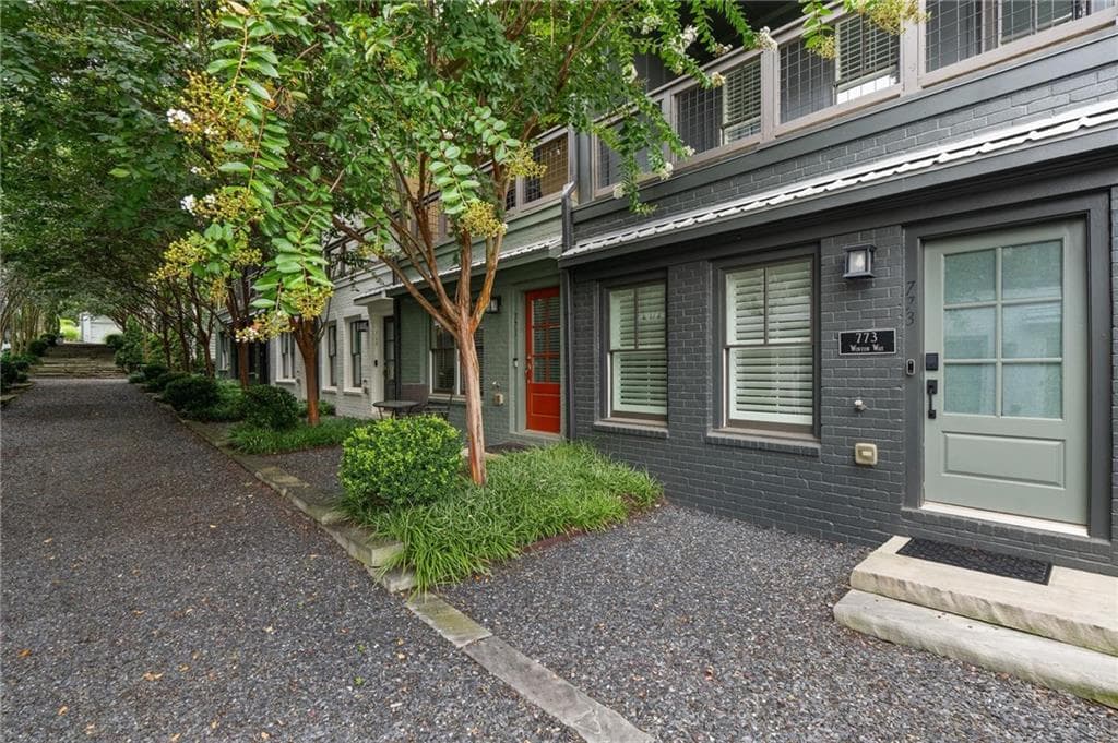 3 bedroom, 4 bathroom, 1,789 sq ft townhouse for sale at 773 Winton Way, Atlanta, GA 30312 — photo 3