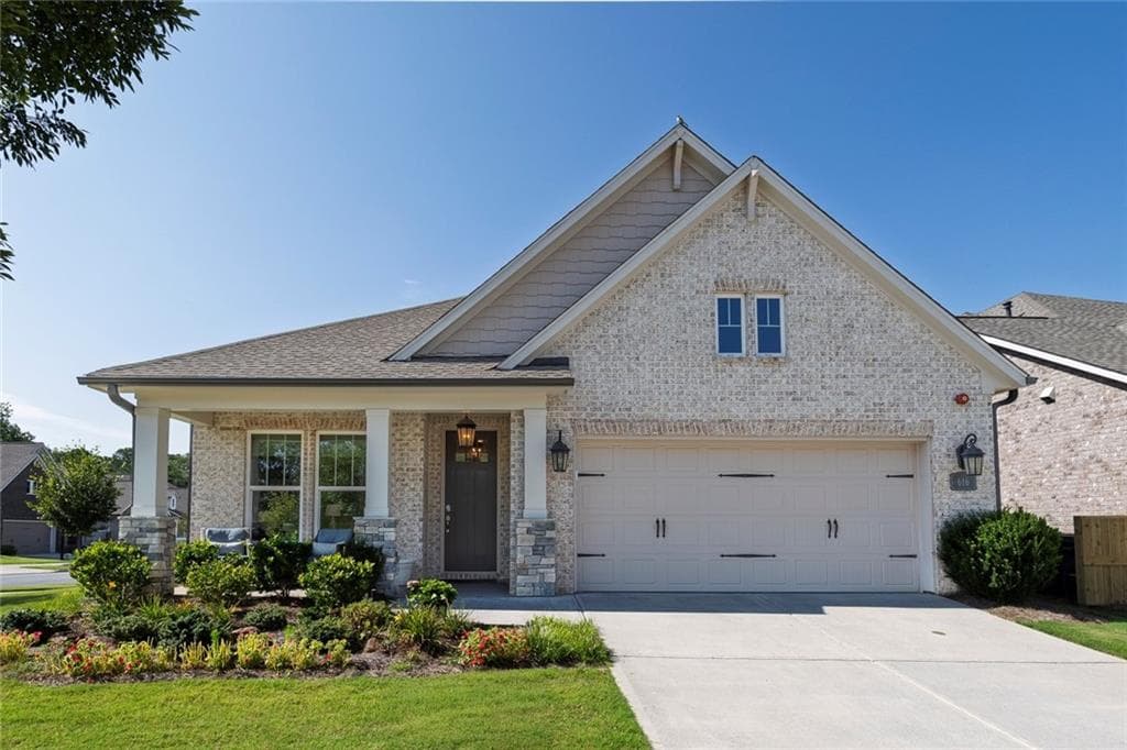 2 bedroom, 2 bathroom, 1,978 sq ft single family residence under contract at 616 Grassmeade Lane, Woodstock, GA 30188