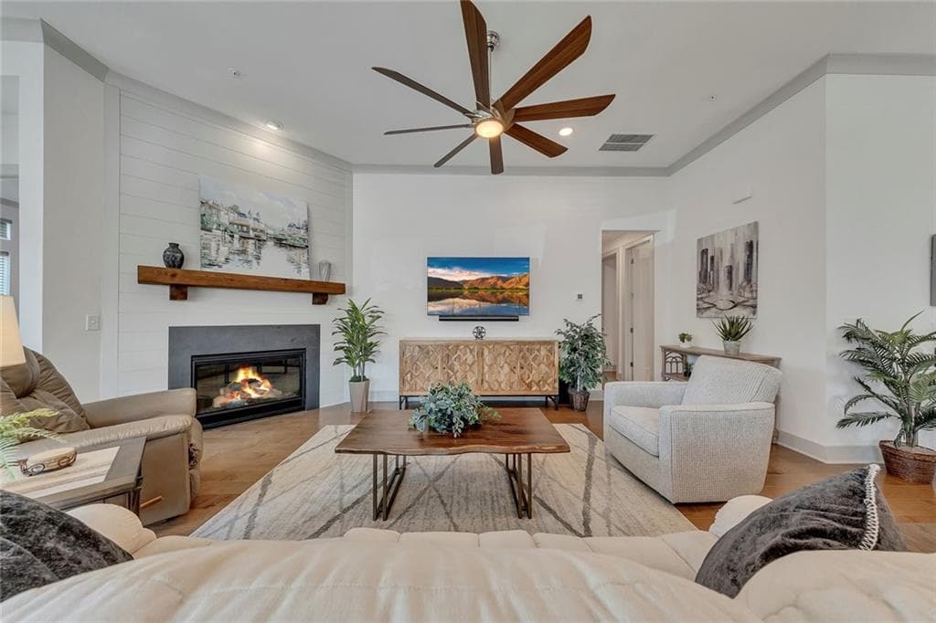 2 bedroom, 2 bathroom, 1,978 sq ft single family residence under contract at 616 Grassmeade Lane, Woodstock, GA 30188 — photo 6