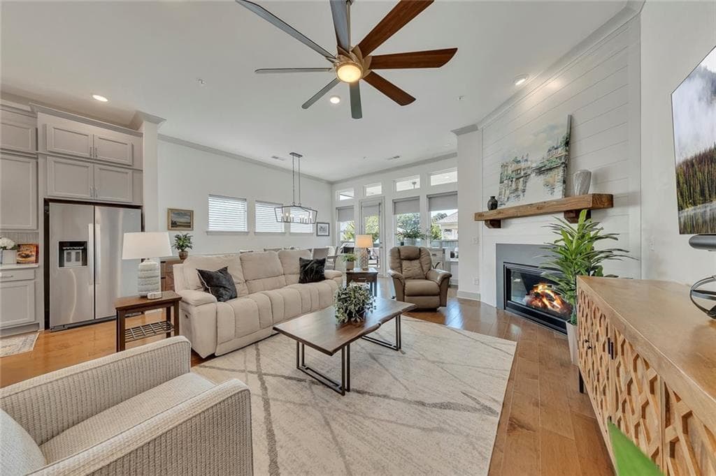 2 bedroom, 2 bathroom, 1,978 sq ft single family residence under contract at 616 Grassmeade Lane, Woodstock, GA 30188 — photo 8