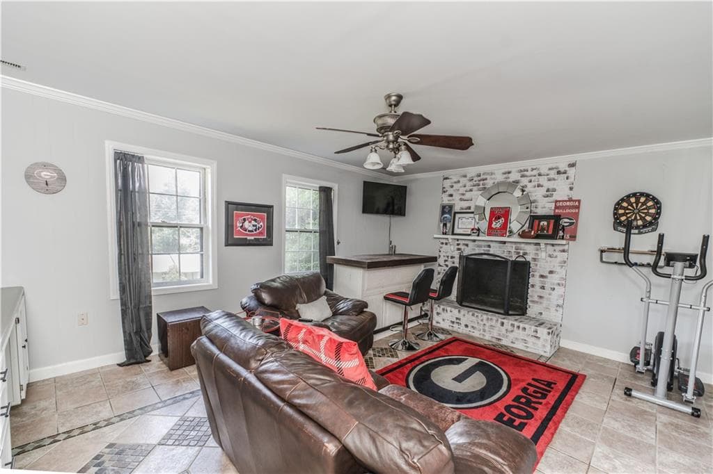 5 bedroom, 3 bathroom, 2,109 sq ft single family residence for rent at 302 E Valley Road, Rome, GA 30161 for $2,100 a month — photo 4
