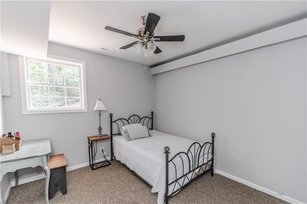 5 bedroom, 3 bathroom, 2,109 sq ft single family residence for rent at 302 E Valley Road, Rome, GA 30161 for $2,100 a month — photo 6