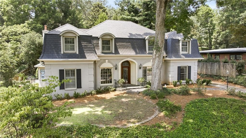4 bedroom, 4 bathroom, 5,375 sq ft single family residence for sale at 885 Glenwood Drive, Gainesville, GA 30501 — photo 2
