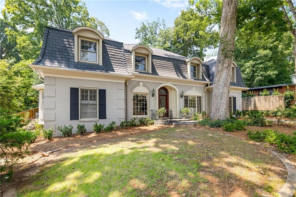 4 bedroom, 4 bathroom, 5,375 sq ft single family residence for sale at 885 Glenwood Drive, Gainesville, GA 30501 — photo 3