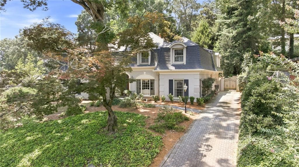 4 bedroom, 4 bathroom, 5,375 sq ft single family residence for sale at 885 Glenwood Drive, Gainesville, GA 30501 — photo 4