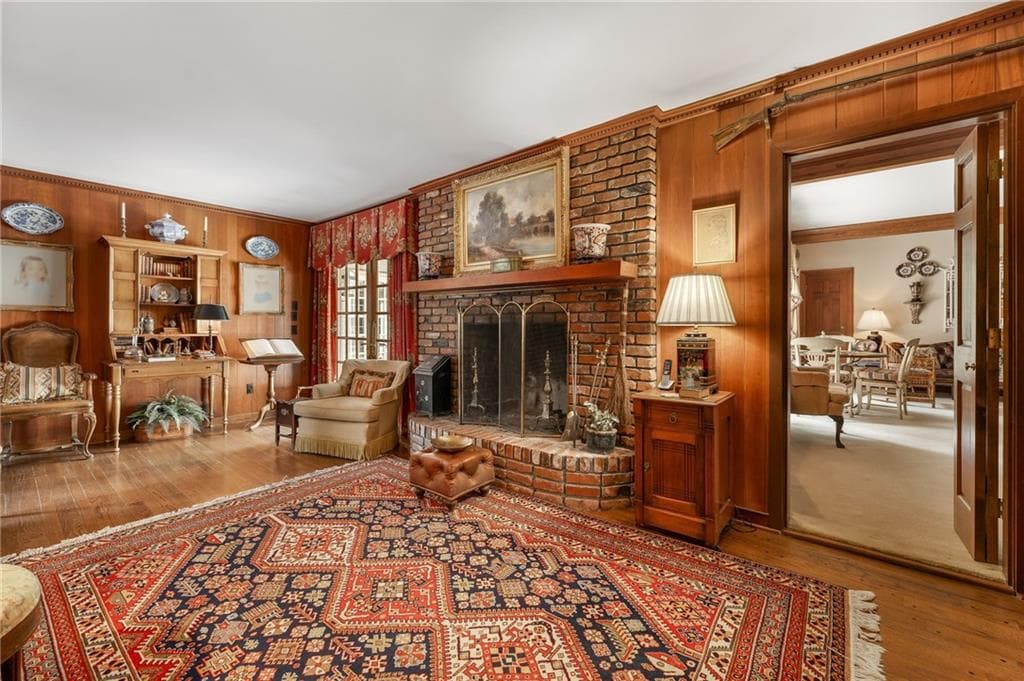 4 bedroom, 4 bathroom, 5,375 sq ft single family residence for sale at 885 Glenwood Drive, Gainesville, GA 30501 — photo 9