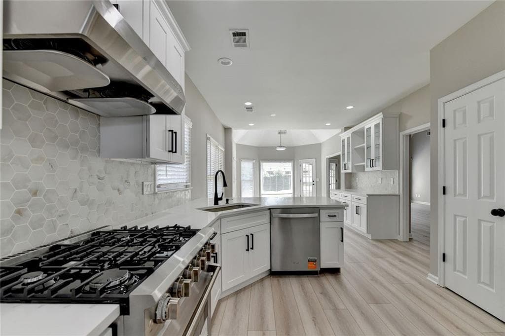 4 bedroom, 3 bathroom, 2,703 sq ft single family residence for rent at 3656 Wyntering Trail, Marietta, GA 30068 for $3,900 a month — photo 9