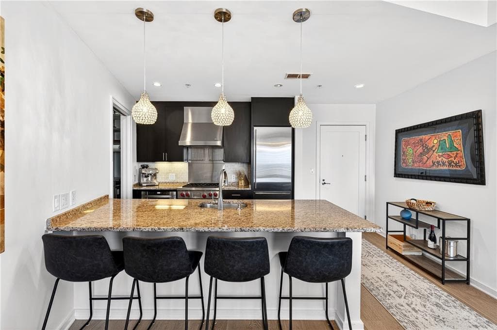 2 bedroom, 2 bathroom, 1,262 sq ft condominium for sale at 3325 Piedmont Road 2407, Atlanta, GA 30305 — photo 3