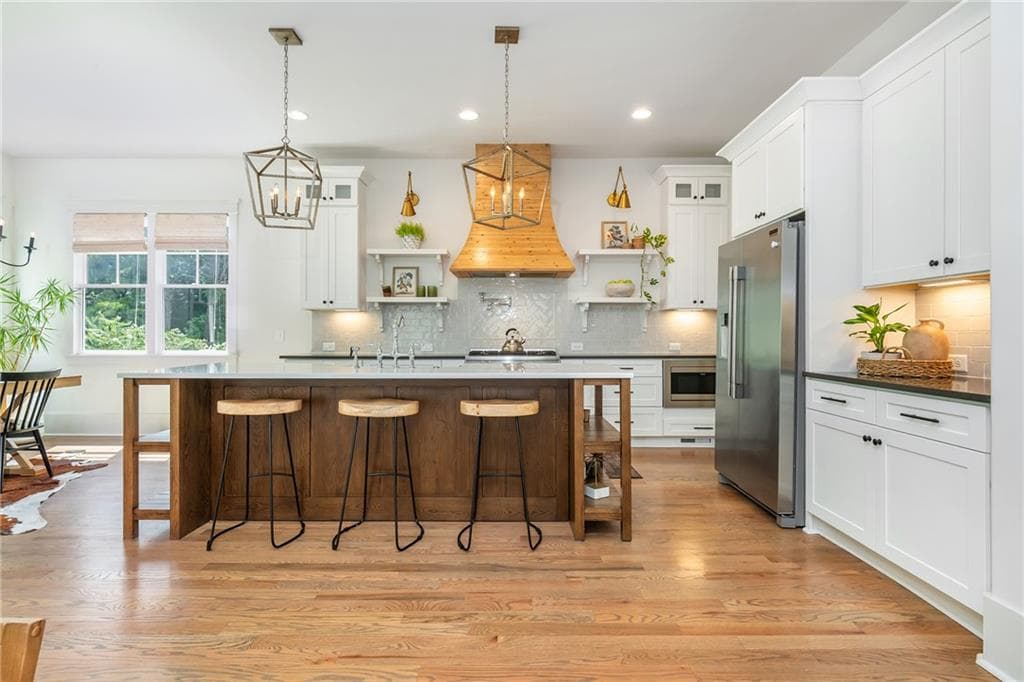 5 bedroom, 4 bathroom, 3,364 sq ft single family residence under contract at 1264 Hayes Drive, Smyrna, GA 30080 — photo 8