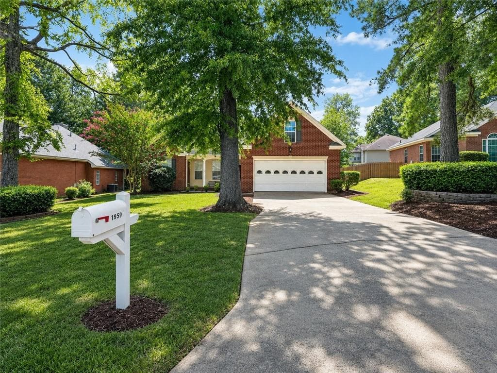 3 bedroom, 2 bathroom, 2,250 sq ft single family residence for sale at 1959 Toccoa Falls, Grovetown, GA 30813 — photo 3