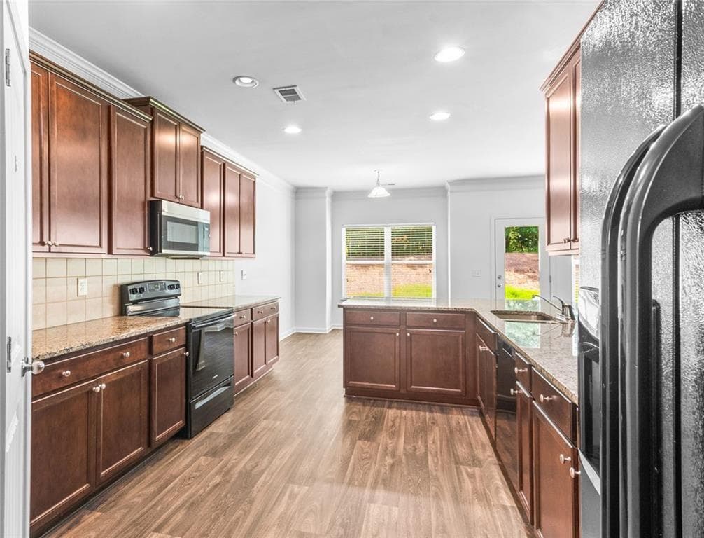 5 bedroom, 4 bathroom, 3,025 sq ft single family residence for rent at 1061 Blind Brook Circle, Hoschton, GA 30548 for $2,350 a month — photo 9