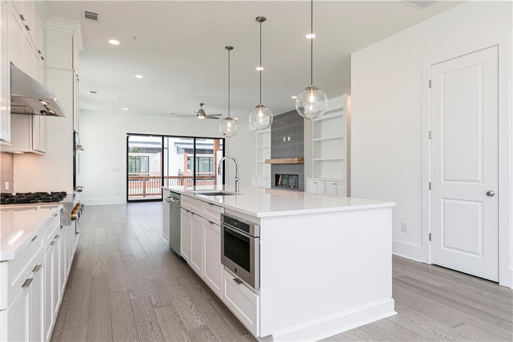 3 bedroom, 4 bathroom, 2,700 sq ft townhouse under contract at 5008 Hartwell Place, Alpharetta, GA 30009 — photo 8