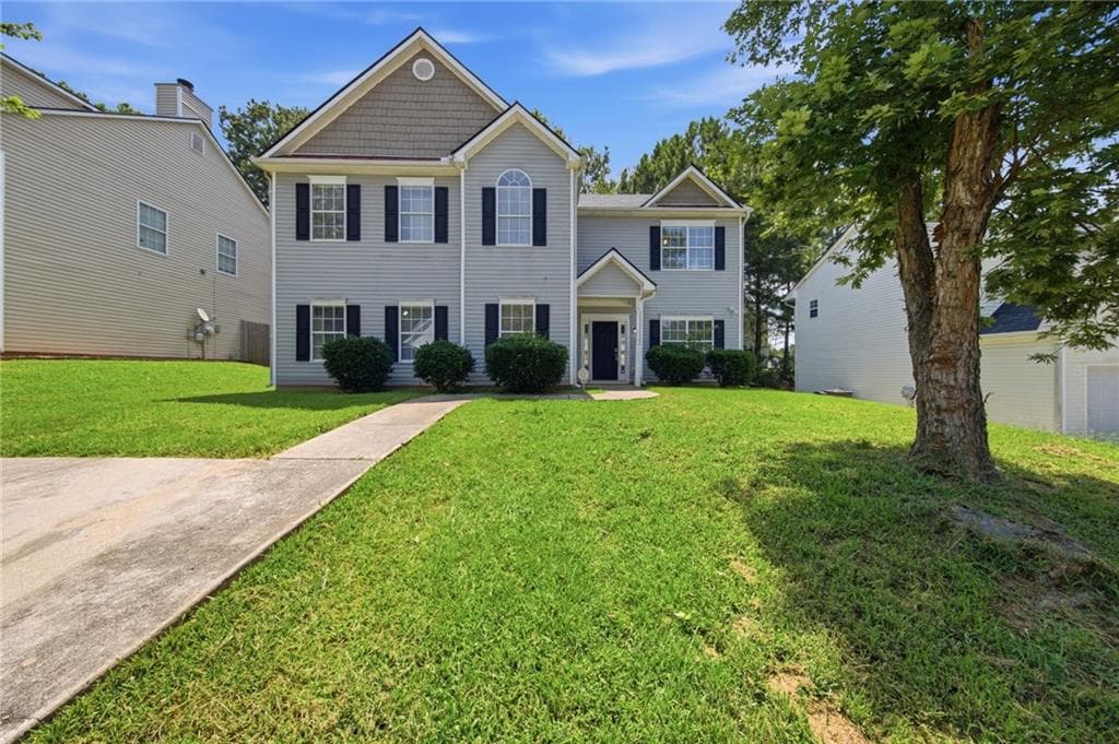 3 bedroom, 3 bathroom, 1,786 sq ft single family residence under contract at 4516 Swan Trace, Union City, GA 30349
