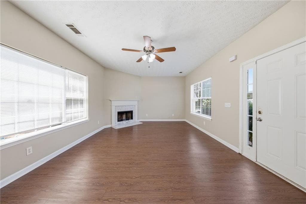3 bedroom, 3 bathroom, 1,786 sq ft single family residence under contract at 4516 Swan Trace, Union City, GA 30349 — photo 10