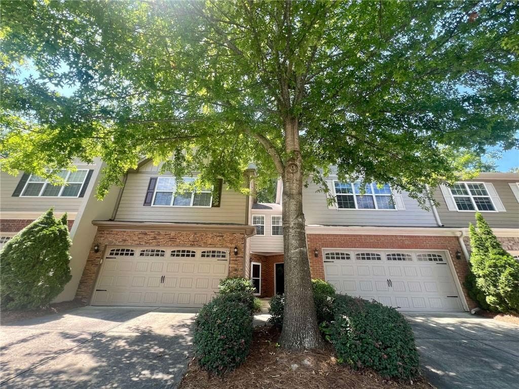 2 bedroom, 3 bathroom townhouse for rent at 3232 Brockenhurst Drive, Buford, GA 30519 for $2,200 a month — photo 2