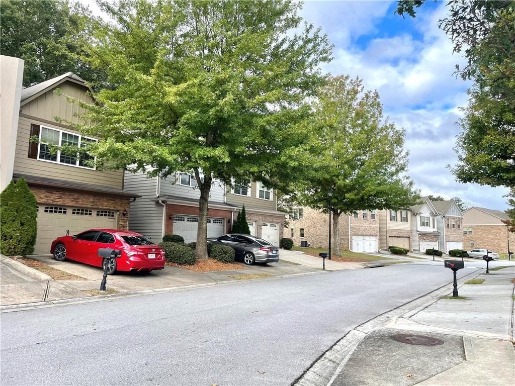 2 bedroom, 3 bathroom townhouse for rent at 3232 Brockenhurst Drive, Buford, GA 30519 for $2,200 a month — photo 5