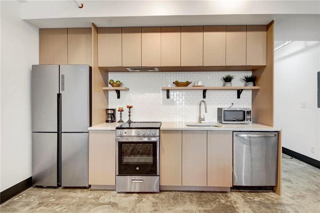 1 bedroom, 1 bathroom, 587 sq ft condominium for sale at 1805 Harvard Avenue 305, College Park, GA 30337 — photo 8
