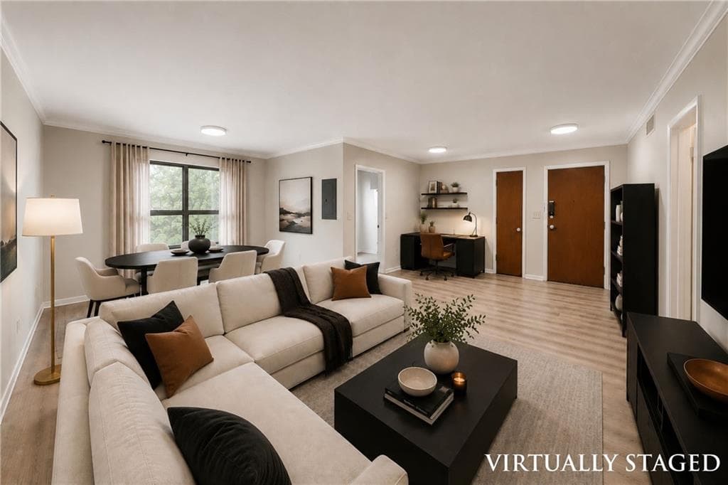 2 bedroom, 1 bathroom, 1,075 sq ft condominium for sale at 1111 Clairemont Avenue N3, Decatur, GA 30030 — photo 1 of 34